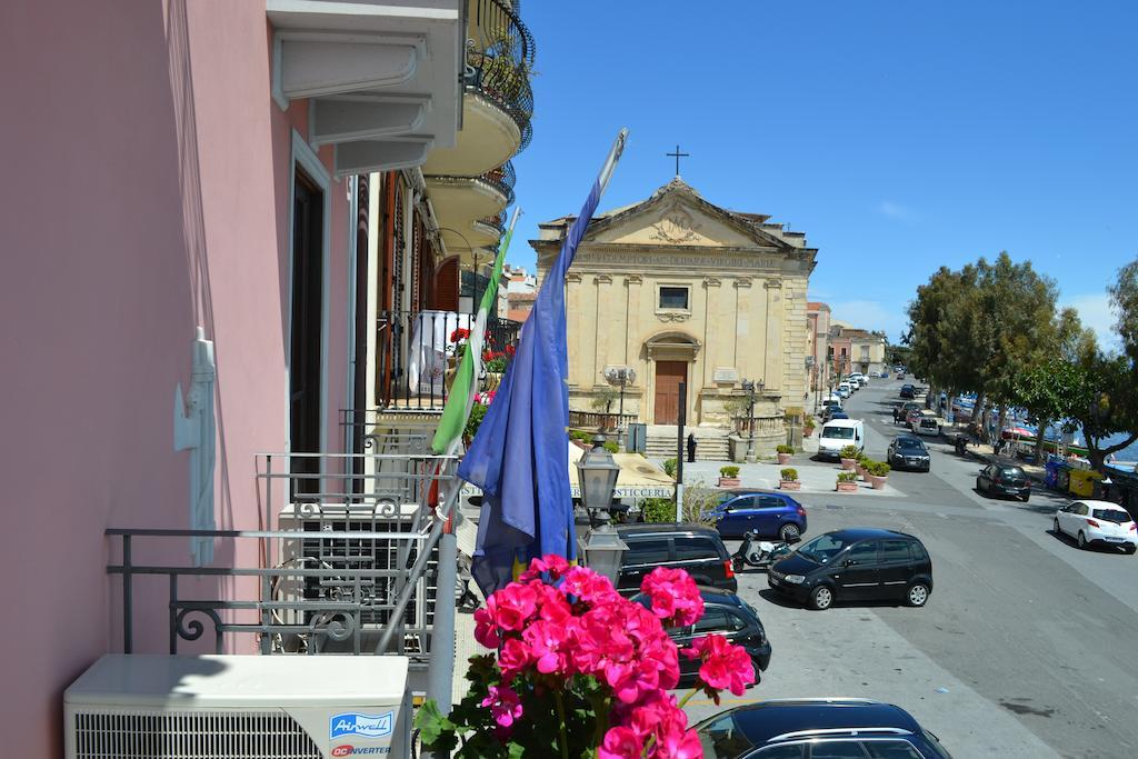 Bed& Breakfast Maredomus Hotel Milazzo Szoba fotó